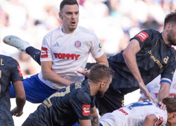 Sportske novosti – Povijesna slika na kraju lude sezone: Dinamo i Hajduk predstavljaju nove trenere istoga dana?