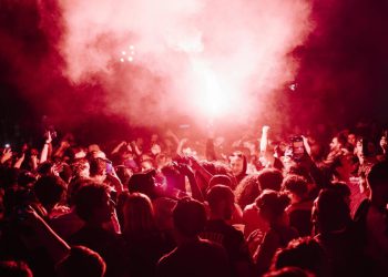 Sportske novosti – Velika proslava prvaka Europe pretvorila se u totalni horor: U Parizu uhićeno brdo ljudi, dvoje preminulo