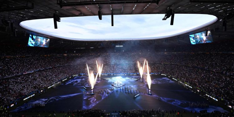 Sportske novosti – Žestok ispad nogometne legende odjeknuo nakon finala: ‘Apsolutno smeće! Sramota je što je UEFA to dopustila’