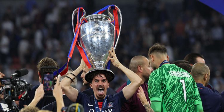 Sportske novosti – ‘Znate na koga me on podsjeća? Na Luku Modrića! I ne biste mu mogli dati veći kompliment na svijetu’