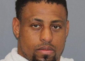 Sramota zvijezda NFL -a Greg Hardy Slams ‘Glasine’ nakon šokantnog uhićenja zbog navodnog napada člana obitelji