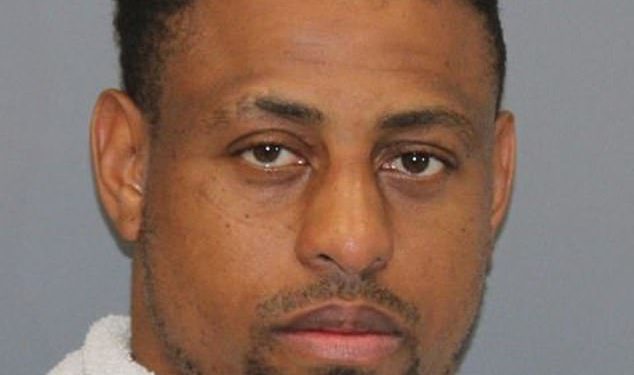 Sramota zvijezda NFL -a Greg Hardy Slams ‘Glasine’ nakon šokantnog uhićenja zbog navodnog napada člana obitelji