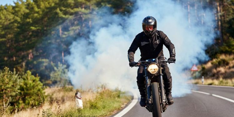 Stanovnici tvrde: "Piroman na motoru podmeće požare!"