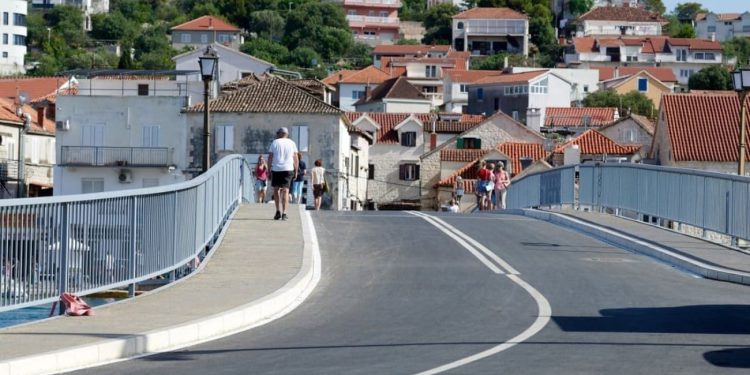 Stari most u Trogiru bit će zatvoren u ponedjeljak