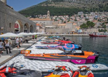Stigle ‘jurilice’: Priprema se spektakularna utrka električnih glisera pored Dubrovnika (FOTO/VIDEO)