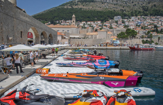 Stigle ‘jurilice’: Priprema se spektakularna utrka električnih glisera pored Dubrovnika (FOTO/VIDEO)