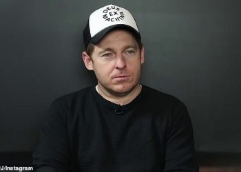 Strahovi radijske zvijezde za smrznutim jajima njegove žene dok otkriva da ih se drži u istoj klinici Monash IVF koja je prebacila pogrešan embrij u ženu u Melbourneu