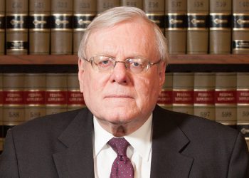 Sudac poziva neke potpore NIH -a ilegalno, optužujući vladu za diskriminaciju