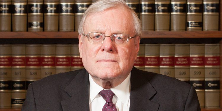 Sudac poziva neke potpore NIH -a ilegalno, optužujući vladu za diskriminaciju