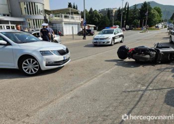 Sudar Škode i Yamaha motocikla u Mostaru, promet privremeno usporen