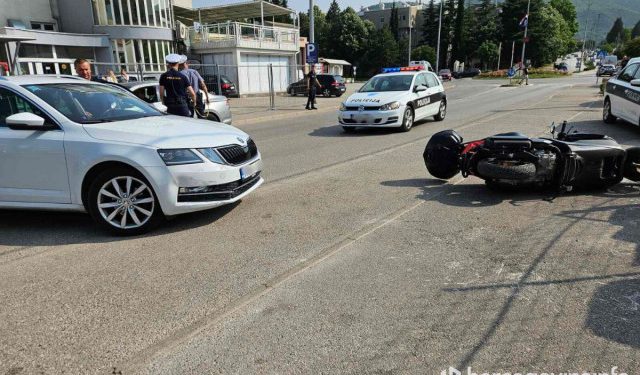 Sudar Škode i Yamaha motocikla u Mostaru, promet privremeno usporen