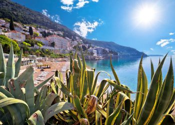 Sunčano i vruće uz slab vjetar