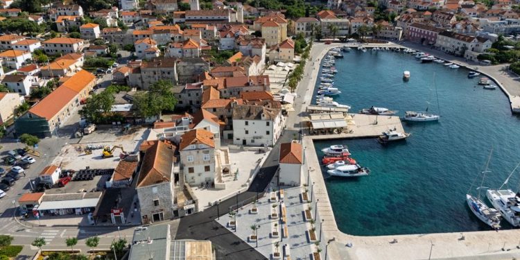 Supetar se priprema za veliku proslavu Dana grada koja će trajati cijeli vikend