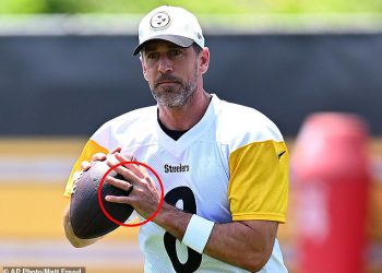 Svi tragovi o Aaronu Rodgersu ‘misterioznoj supruzi kao teorijama zavjere vrte se nakon šoka’ vjenčanje ‘