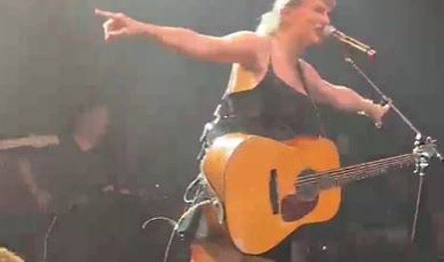 Taylor Swift izvrsno se vraća na pozornicu na koncertu u kojem je domaćin Travis Kelce u Nashvilleu