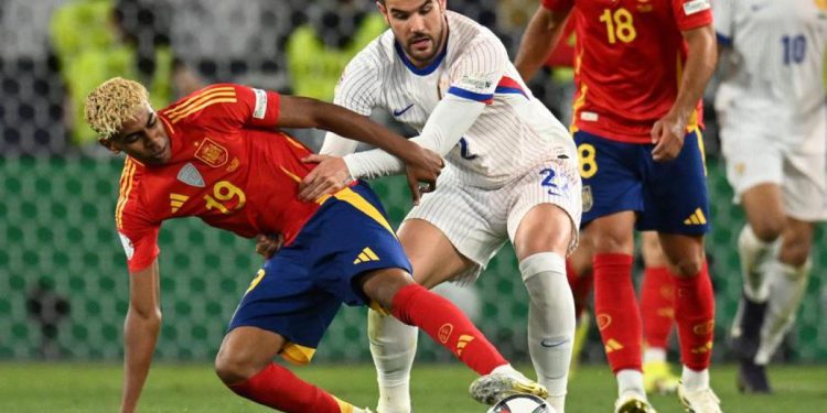 Theo Hernandez-Milan nudi Atletico Madrid za tržište