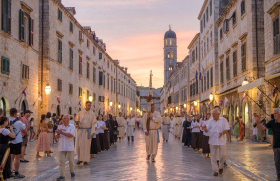 Tijelovo: Vjera, tradicija i ljepota Grada u jučerašnjoj svečanoj procesiji