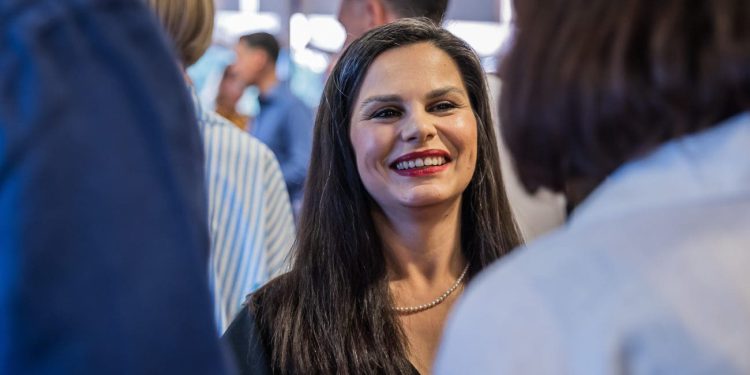 Tisja Kljaković Braić otvorila izložbu u Splitu: “Od tog honorara kupila sam stolaru tuš kabinu i školjku”