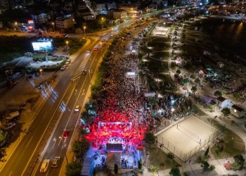 Tisuće ljudi slavile blagdan sv. Ante uz Dalmatino u Podstrani