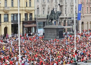 Tisuće mladih izlazi na ulice Zagreba: ‘Imao sam viziju punog Trga koji slavi Boga’