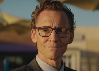Tom Hiddleston raspravlja o tome što ga je privuklo u Chuckov život i zašto je privučen likovima poput Chucka Krantza i Lokija