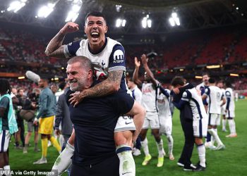 Tottenham igrači šalju emocionalne poruke Ange Postecoglou nakon njegovog nemilosrdnog otpuštanja