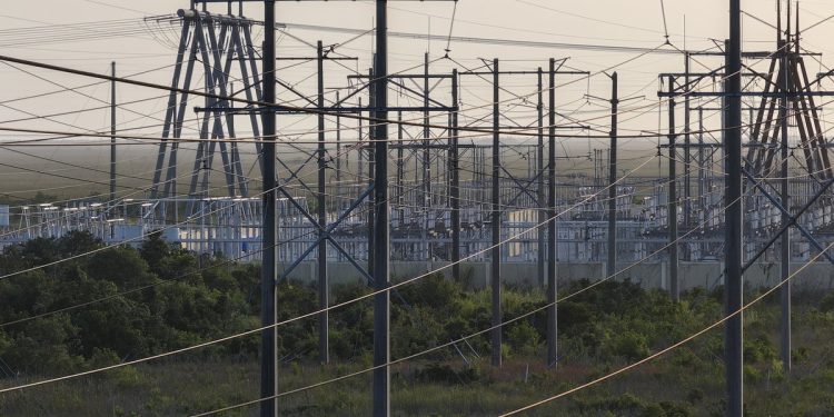 Troškovi električne energije već trče Amerikance – Trumpov račun mogao bi im povisiti još 400 dolara godišnje