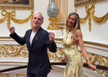 Trudna Sophie Habboo i Jamie Laing zabavljaju se u toj Cringe Meghan i Harry Dance u Instagram Post koji podiže obrve snimljene unutar Buckinghamske palače … što je izazvalo vrlo iznenađujući odgovor dužnosnika