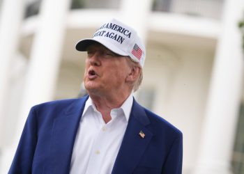 Trump Snipes u ‘lažnim vijestima’ CNN -u zbog pitanja o Maga Baclash -u u Iran, kaže da su njegovi ‘pristaše više zaljubljene u njega’ sada