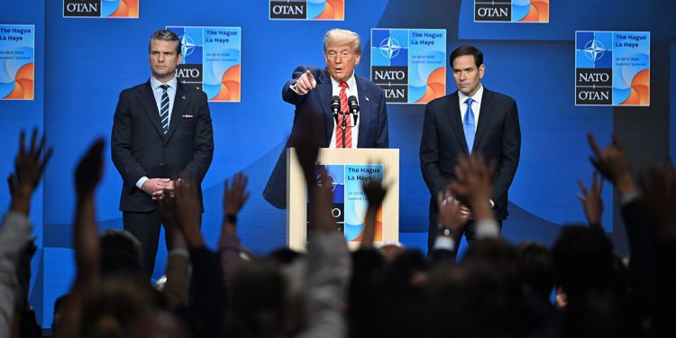 Trump dijeli osobnu razmjenu s ukrajinskim novinarom čiji se suprug bori