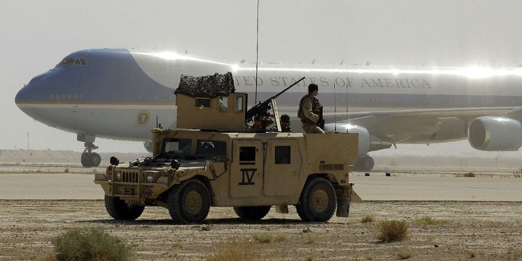 Trump evakuira osoblje s Bliskog istoka: Izrael priprema napad na Iran