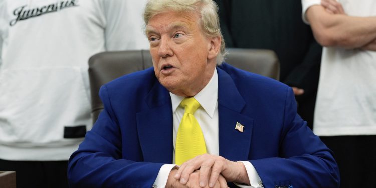 Trump kaže da su pristaše ‘više zaljubljena’ unatoč raskolaču zbog mogućeg iranskog djelovanja