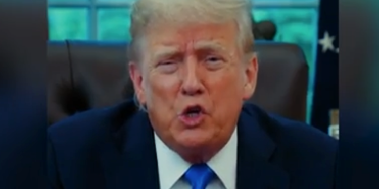 Trump najavljuje vojnu paradu za zastavu s ‘Trpovske tenkove’ koja će se održati na njegov rođendan