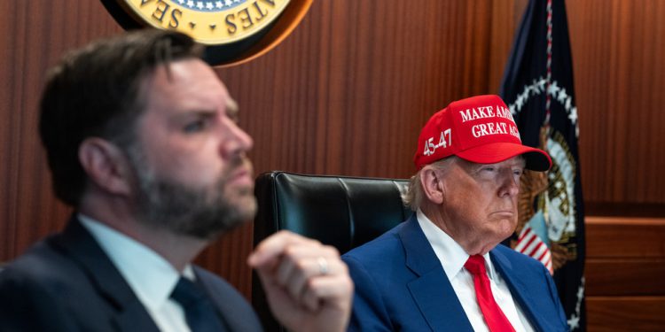 Trump nije ‘glup’ kao prošli američki vođe – Vance – RT World News