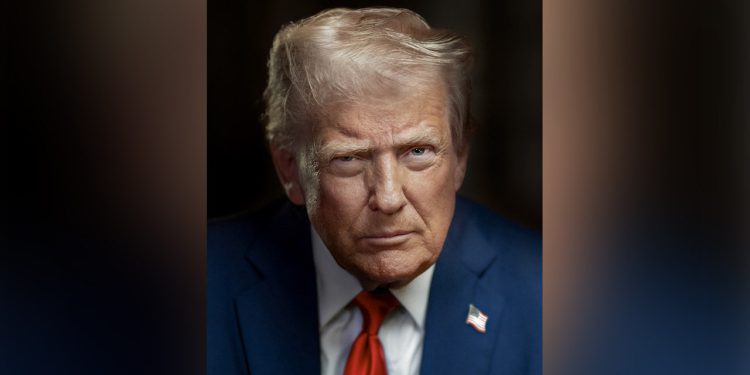 Trump otkriva novi predsjednički portret šest mjeseci u drugi mandat