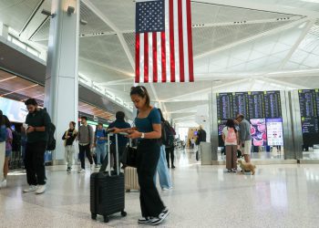 Trump oživljava zabranu putovanja i ograničava 19 zemalja