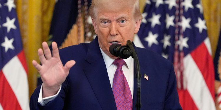 Trump poziva Iran i Izrael da ‘sklope dogovor’ – kao što su jastrebovi u Senatu za promjenu režima za promjenu režima