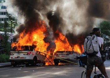 Trump se oglasio o neredima u Los Angelesu i zaprijetio