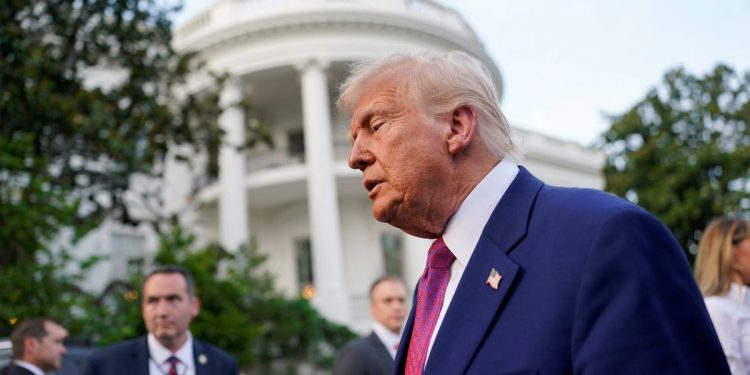 Trump ulazi u Iran govoreći “sada su svi mrtvi” dok on “podržava” Izrael nakon noći raketnih udaraca na tvrdokornim linerima
