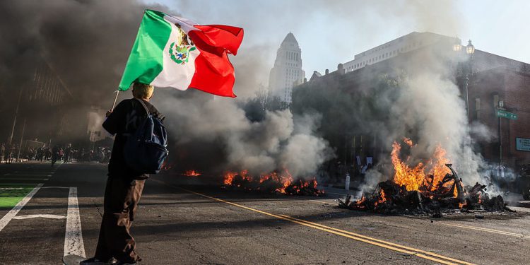 Trump zahtijeva ispriku od službenika LA -a zbog nereda – RT World News