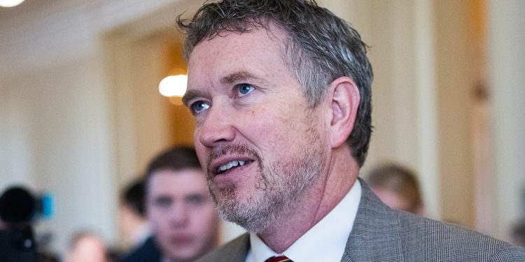 Trumpov politički tim stvara PAC za izbacivanje veleposlanika Massieja iz Kongresa 2026. godine