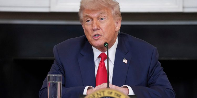 Trumpov se prijedlog zakona suočava s neuspjesima nakon što pravila Senata blokiraju brojne odredbe o GOP -u