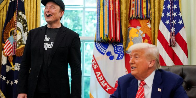 Trumpova administracija nastavlja doge misiju jer mošus završava poseban status zaposlenika