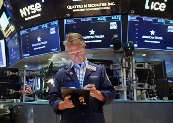 Trumpova carinska drama trese burze: Zašto Wall Street raste dok Europa tone?