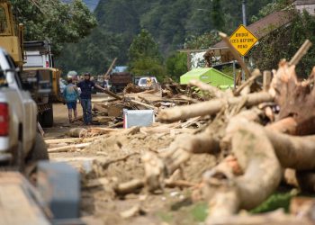 Trumpovo novo osoblje FEMA -e omamljuje osoblje rekavši im da ne zna da imamo sezonu uragana, navodi se izvještaj