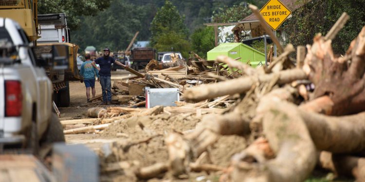Trumpovo novo osoblje FEMA -e omamljuje osoblje rekavši im da ne zna da imamo sezonu uragana, navodi se izvještaj