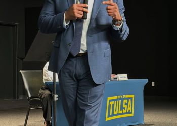 Tulsov novi crni gradonačelnik predlaže povjerenje u iznosu od 100 milijuna dolara za ‘popravak’ utjecaja masakra u utrci iz 1921. godine