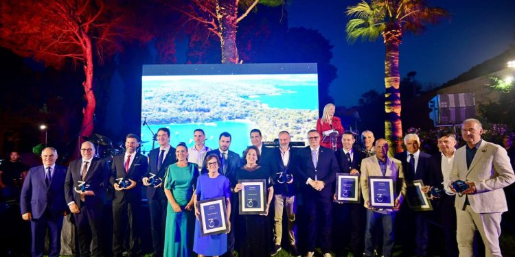 Turistička zajednica SDŽ slavi 30 godina, uručene nagrade zaslužnima za razvoj turizma Dalmacije