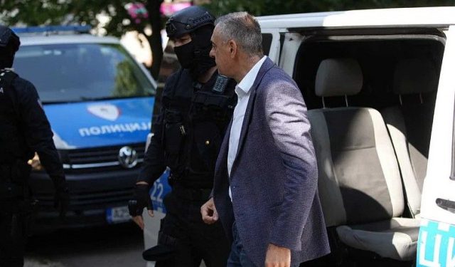 Tužiteljstvo tvrdi da su Miličević i Dubravac dali zastupniku 250.000 KM da napusti stranku