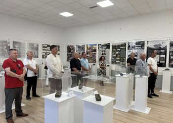 U Imotskom otvorena maketarska izložba „Hrvatska vojska i policija u mjerilu – od Domovinskog rata do danas“